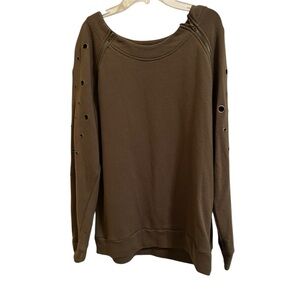 Venus Women’s Eyelet Sleeve Top